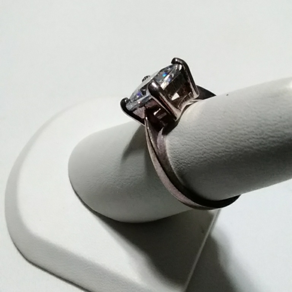 Gemstone Ring - image 3